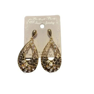 FASHION JEWELRY GOLD PLATED EARRINGS WITH OVAL SHAPE WITH DESIGNS